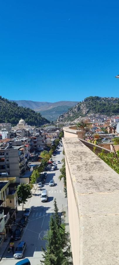 Luis Penthouse Διαμέρισμα Μπεράτ Εξωτερικό φωτογραφία