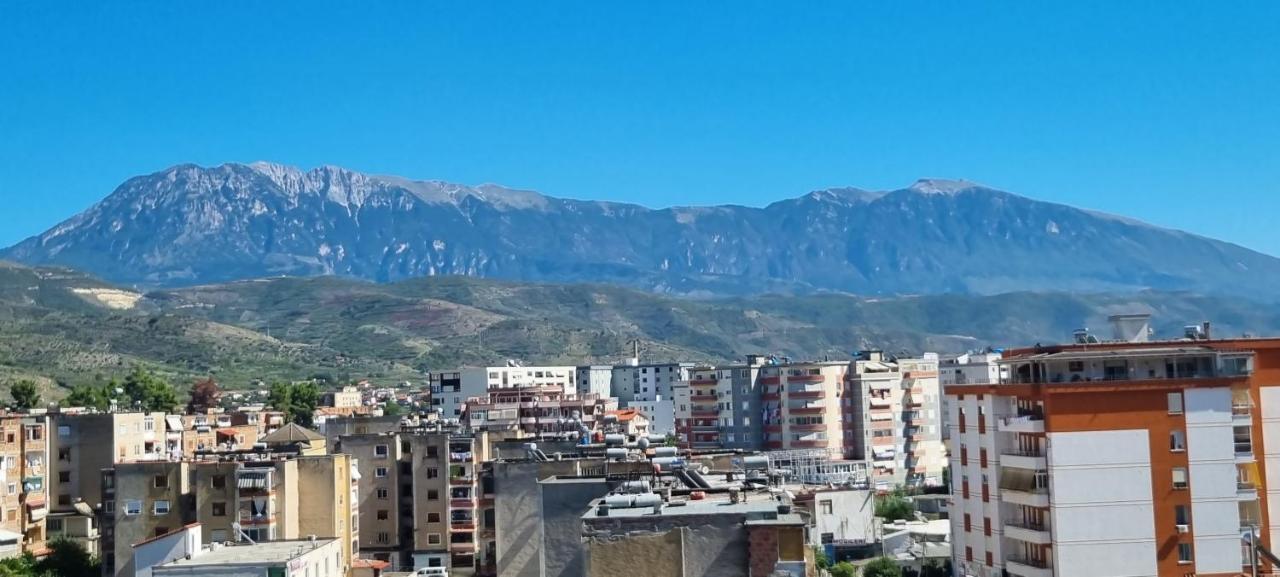Luis Penthouse Διαμέρισμα Μπεράτ Εξωτερικό φωτογραφία