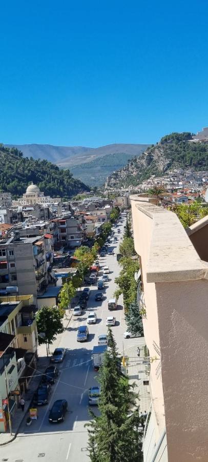 Luis Penthouse Διαμέρισμα Μπεράτ Εξωτερικό φωτογραφία