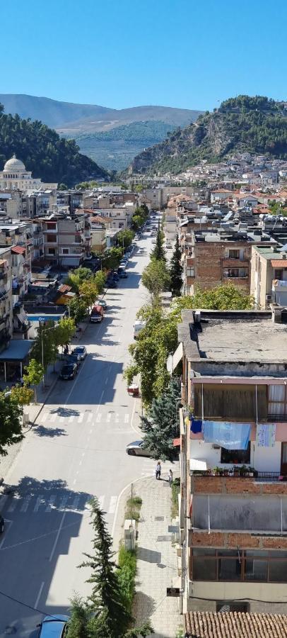 Luis Penthouse Διαμέρισμα Μπεράτ Εξωτερικό φωτογραφία