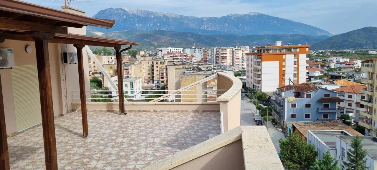 Luis Penthouse Διαμέρισμα Μπεράτ Εξωτερικό φωτογραφία