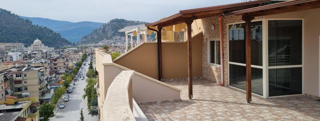 Luis Penthouse Διαμέρισμα Μπεράτ Εξωτερικό φωτογραφία