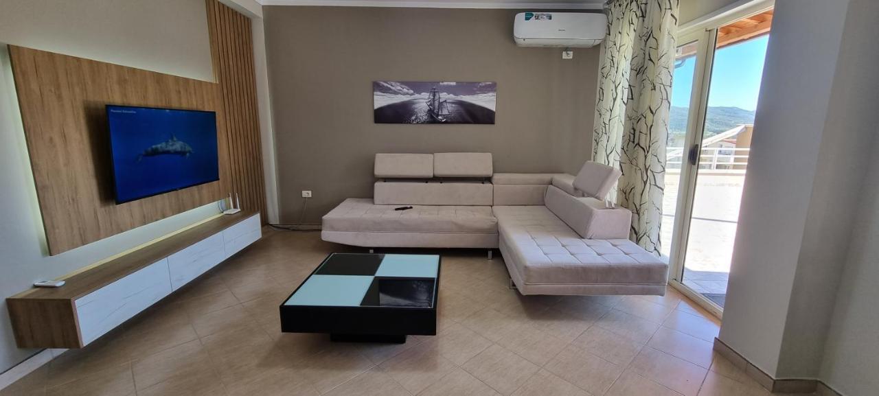 Luis Penthouse Διαμέρισμα Μπεράτ Εξωτερικό φωτογραφία