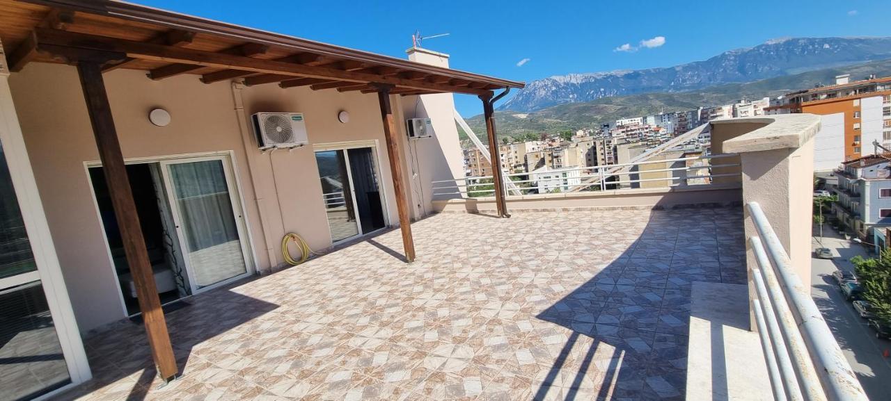 Luis Penthouse Διαμέρισμα Μπεράτ Εξωτερικό φωτογραφία