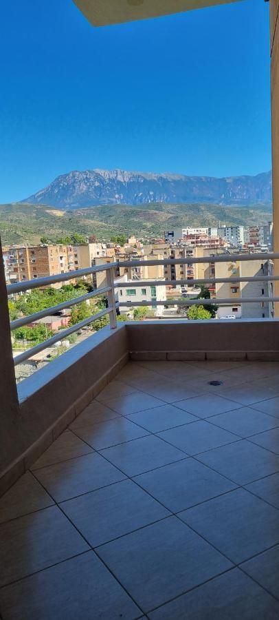 Luis Penthouse Διαμέρισμα Μπεράτ Εξωτερικό φωτογραφία