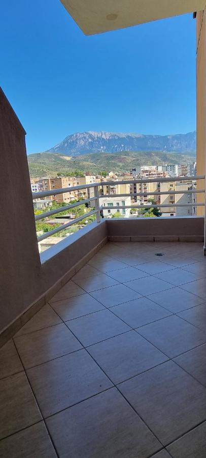 Luis Penthouse Διαμέρισμα Μπεράτ Εξωτερικό φωτογραφία